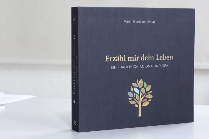 Erinnerungsbuch: Erzähl mir dein Leben - Leinenausgabe