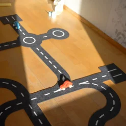 Filz-Spielstraße mit 2 Fahrzeugen