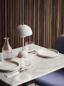 Flowerpot VP9 Tischleuchte Akku