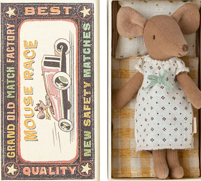 »Große Schwester Maus« in Streichholzschachtel