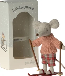 Große Schwester Wintermaus mit Ski