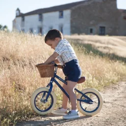 Retro-Laufrad mit Körbchen