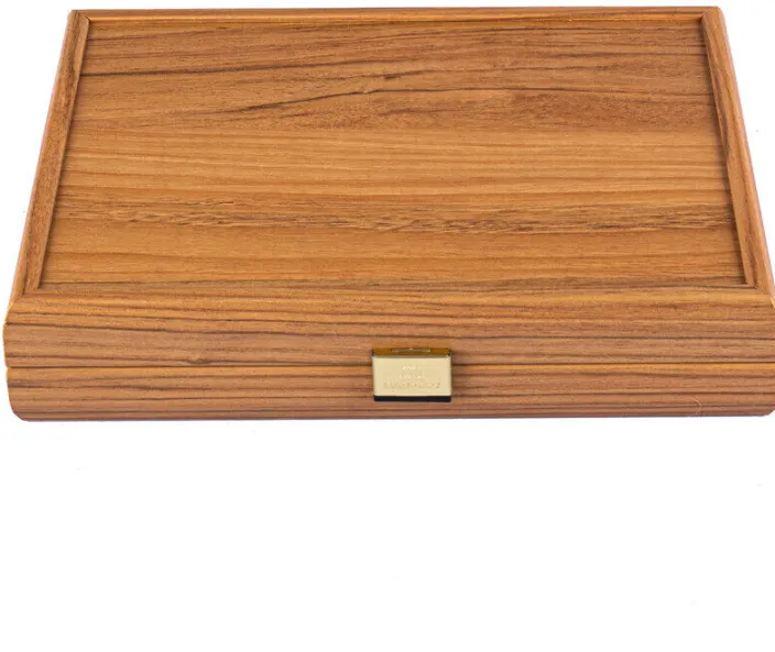 Spielkarten in walnussfarbener Holzkassette