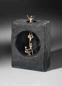 Stark, Kerstin: Skulptur »Sich gegenseitig helfen«