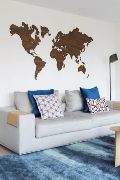 Weltkarte aus Nussbaum