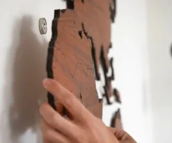 Weltkarte aus Nussbaum