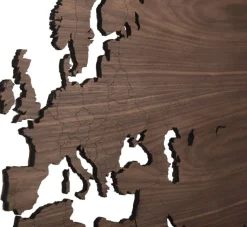 Weltkarte aus Nussbaum
