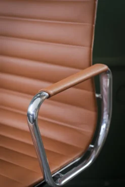 ZEIT-Sonderedition »Vitra Alu Chair EA 118«, poliert